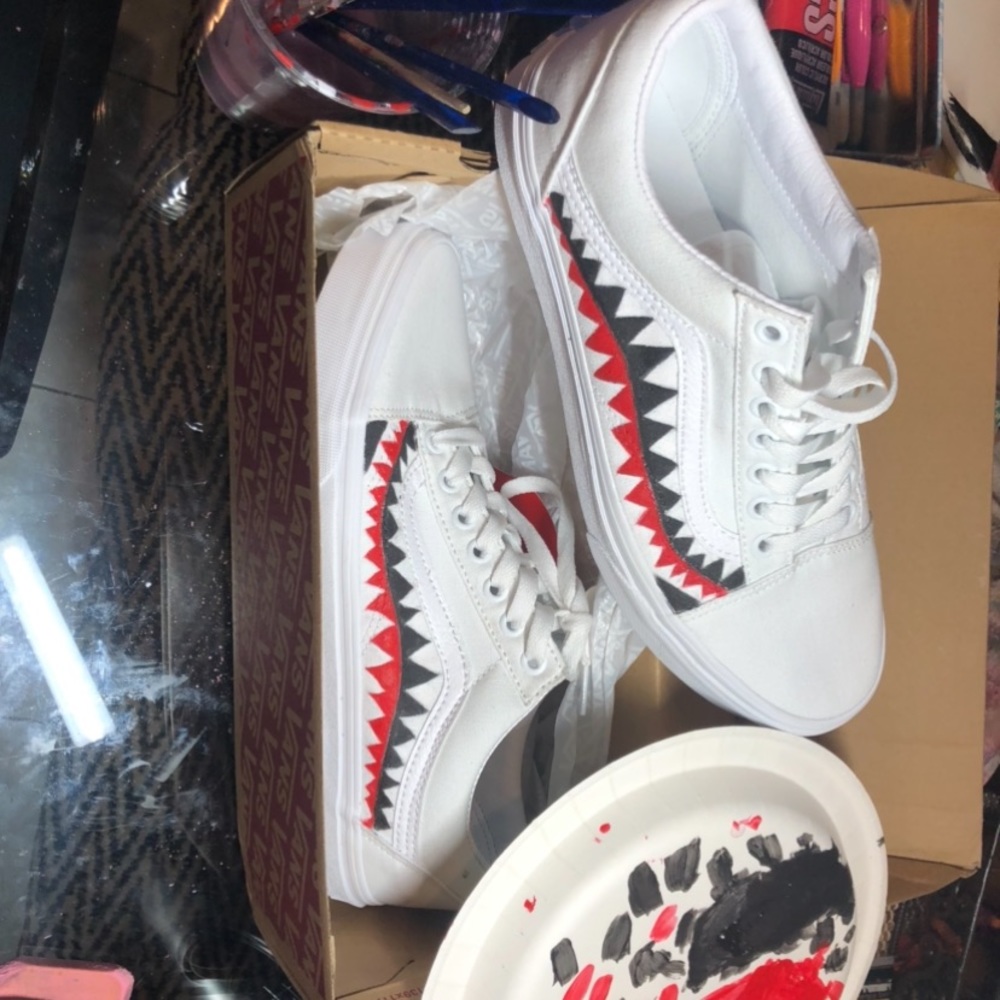 Custom vans - Picture 2 of 2
